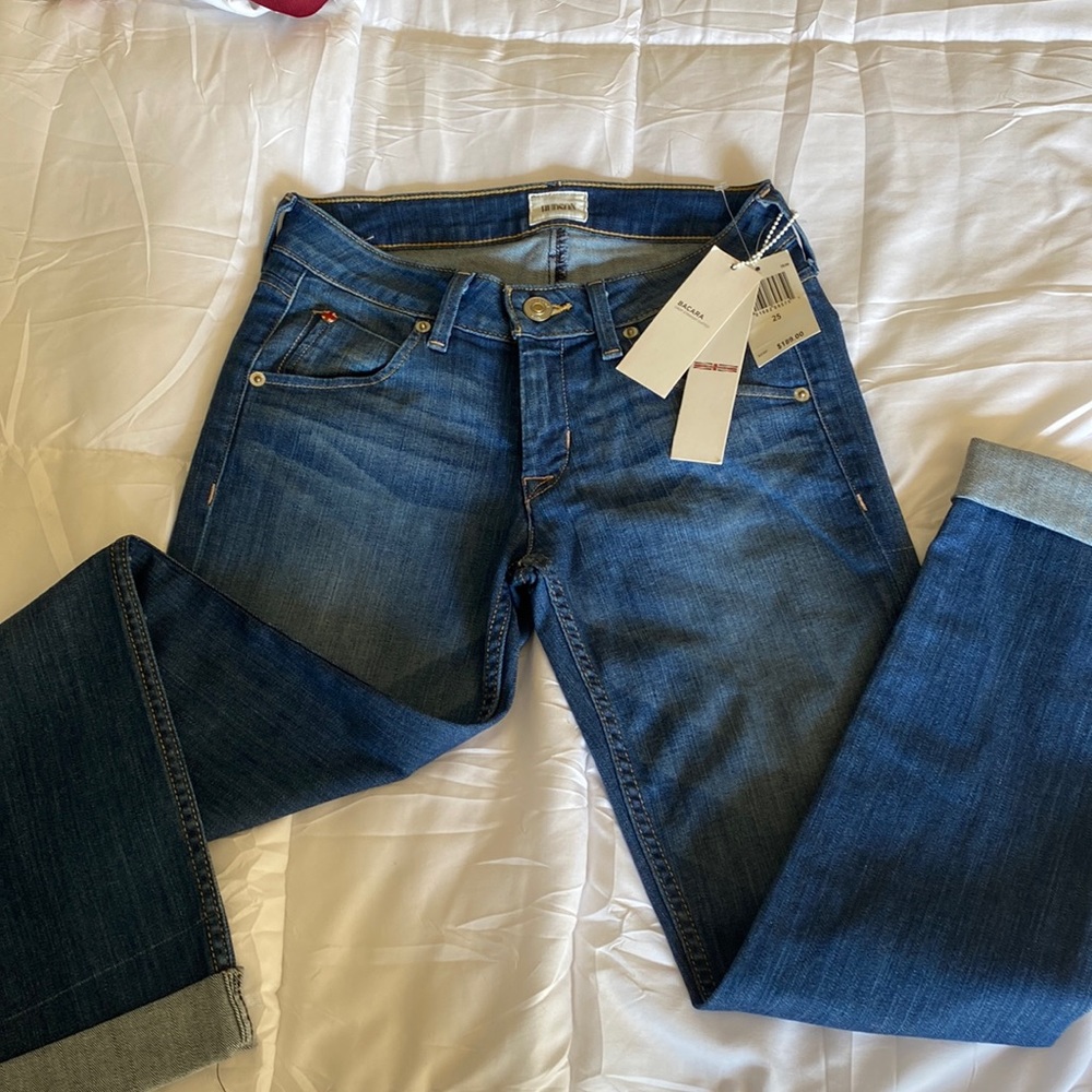 Woman’s Hudson Bacara Crop Straight Cuffed jeans 25